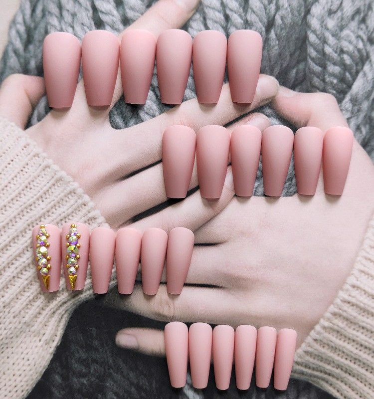 💅 Glass Skin Nails: Ultra-Transparent Shine Trend for 2026